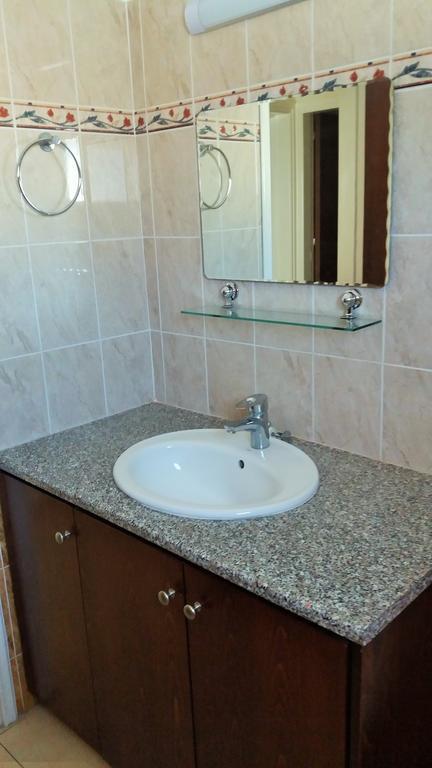 101 Mandritis Court Apartman Lárnaka Kültér fotó