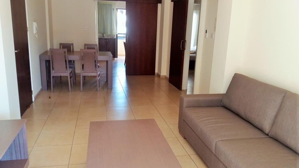 101 Mandritis Court Apartman Lárnaka Kültér fotó