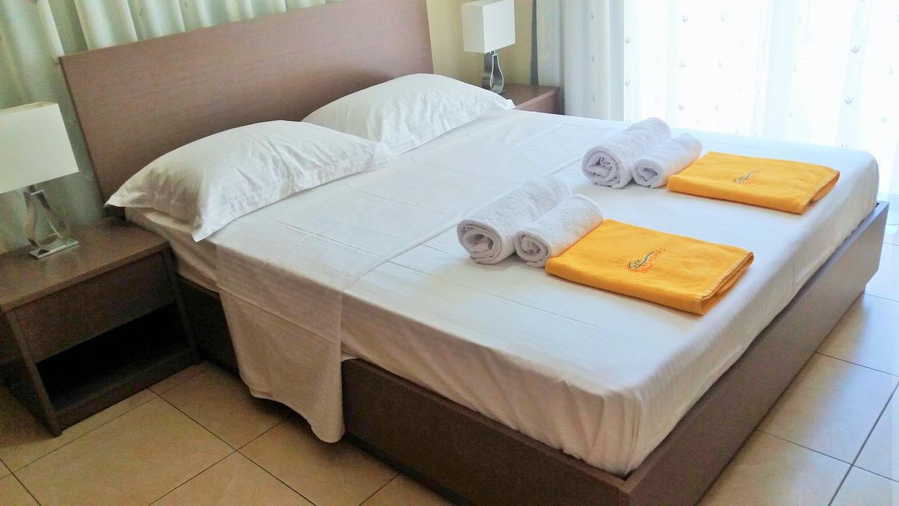 101 Mandritis Court Apartman Lárnaka Kültér fotó